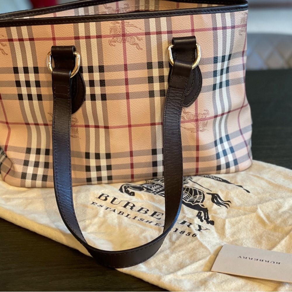 Authentic Burberry Haymarket Check Medium Regent Tote. Used twice. No damages - Picture 2 of 10